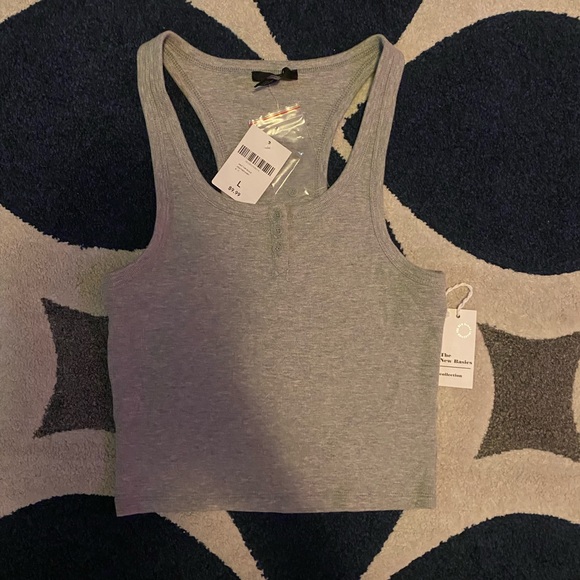 halter tank top - Picture 2 of 3